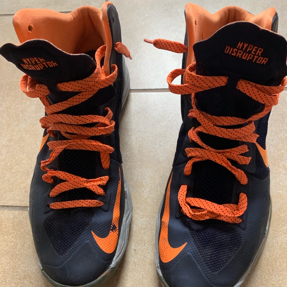 NIKE HYPER  DISRUPTOR